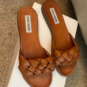 Womens 7.5 sandals